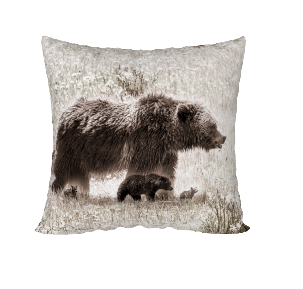 GRIZZLY SPIRIT ACCENT PILLOW COVER
