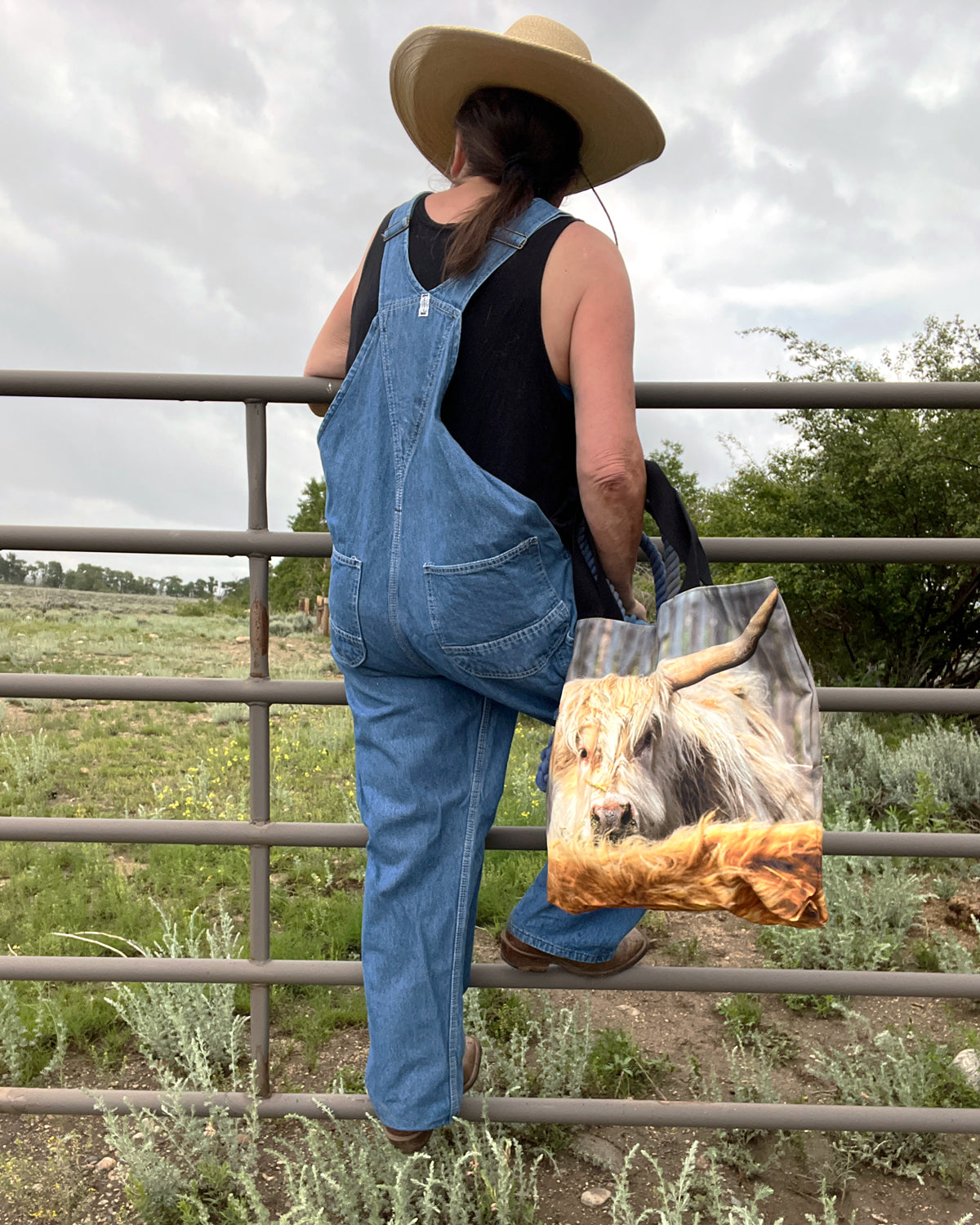 SHAGGY MARKET TOTE