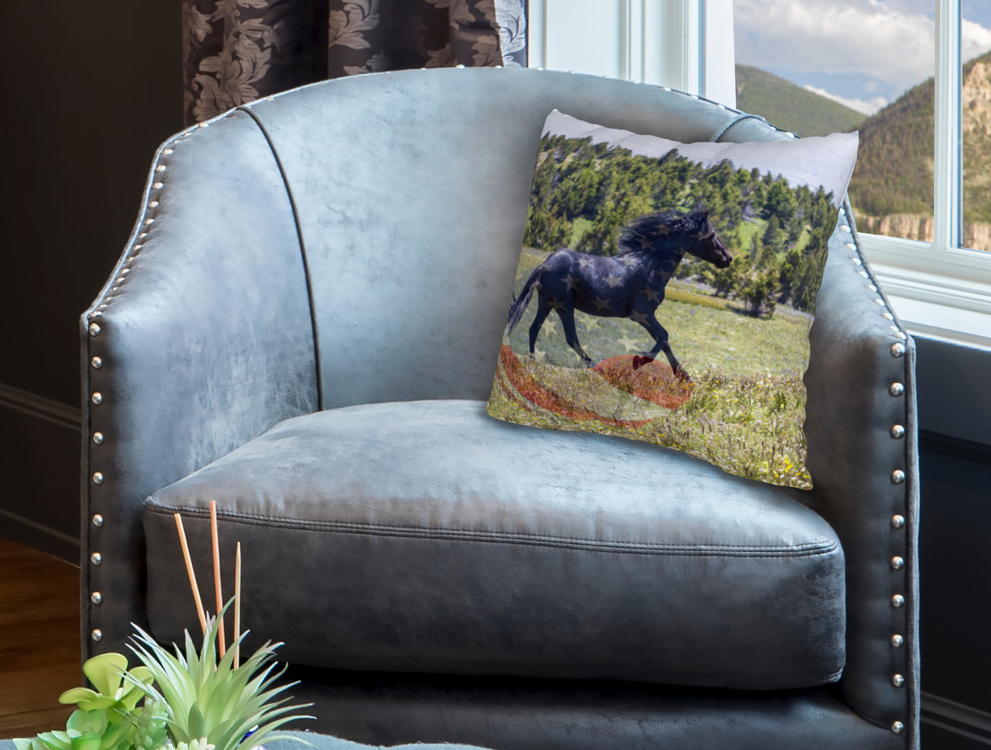 RUNNING FREE ACCENT PILLOW COVER