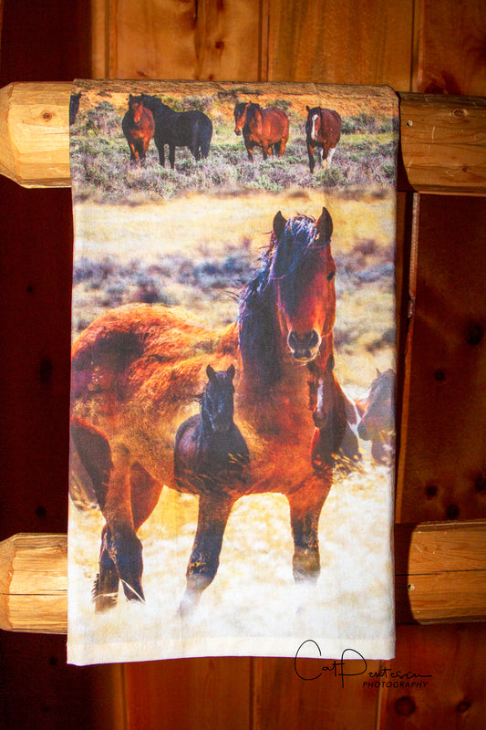 WILD HORSE MONTAGE FLOUR SACK TOWEL